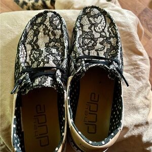 Hey Dude Wendy uppers